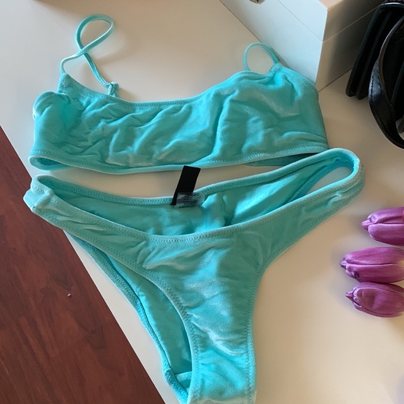 Triangl DreamLand Blue Crush Bikini - Picture 10 of 14